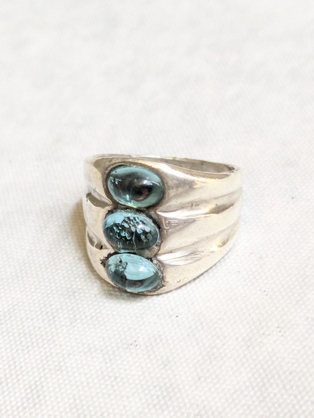 Sterling Silver Ring with Glass Blue Cabochons Oval Size 7